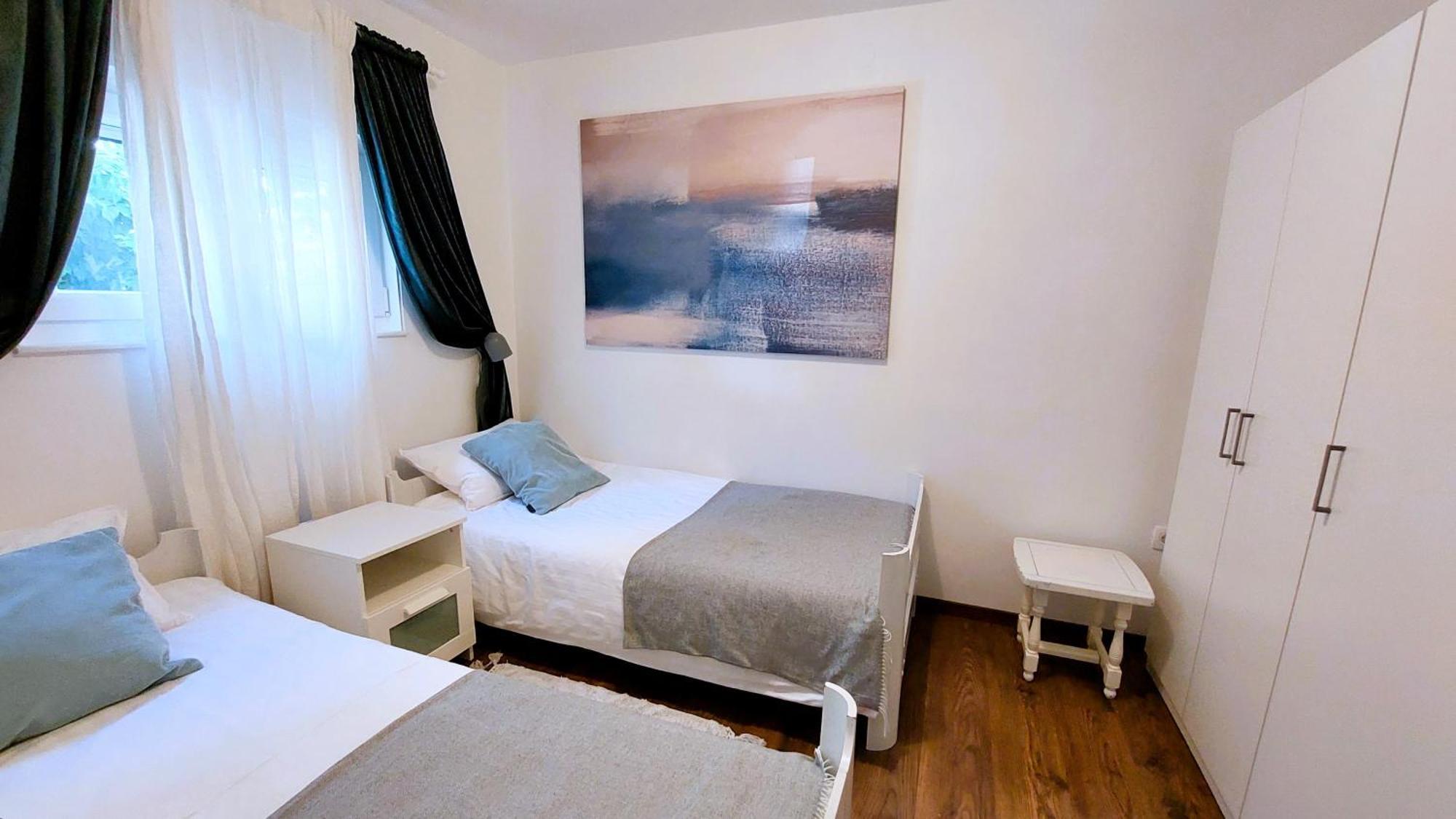 Holiday Home Zora: Family Retreat Near Kamenjak Nature Park Premantura Exterior photo